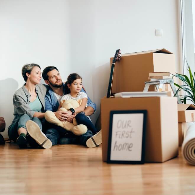 happy-parents-with-daughter-buying-fist-home-and-r-2022-09-27-22-44-46-utc — kopia